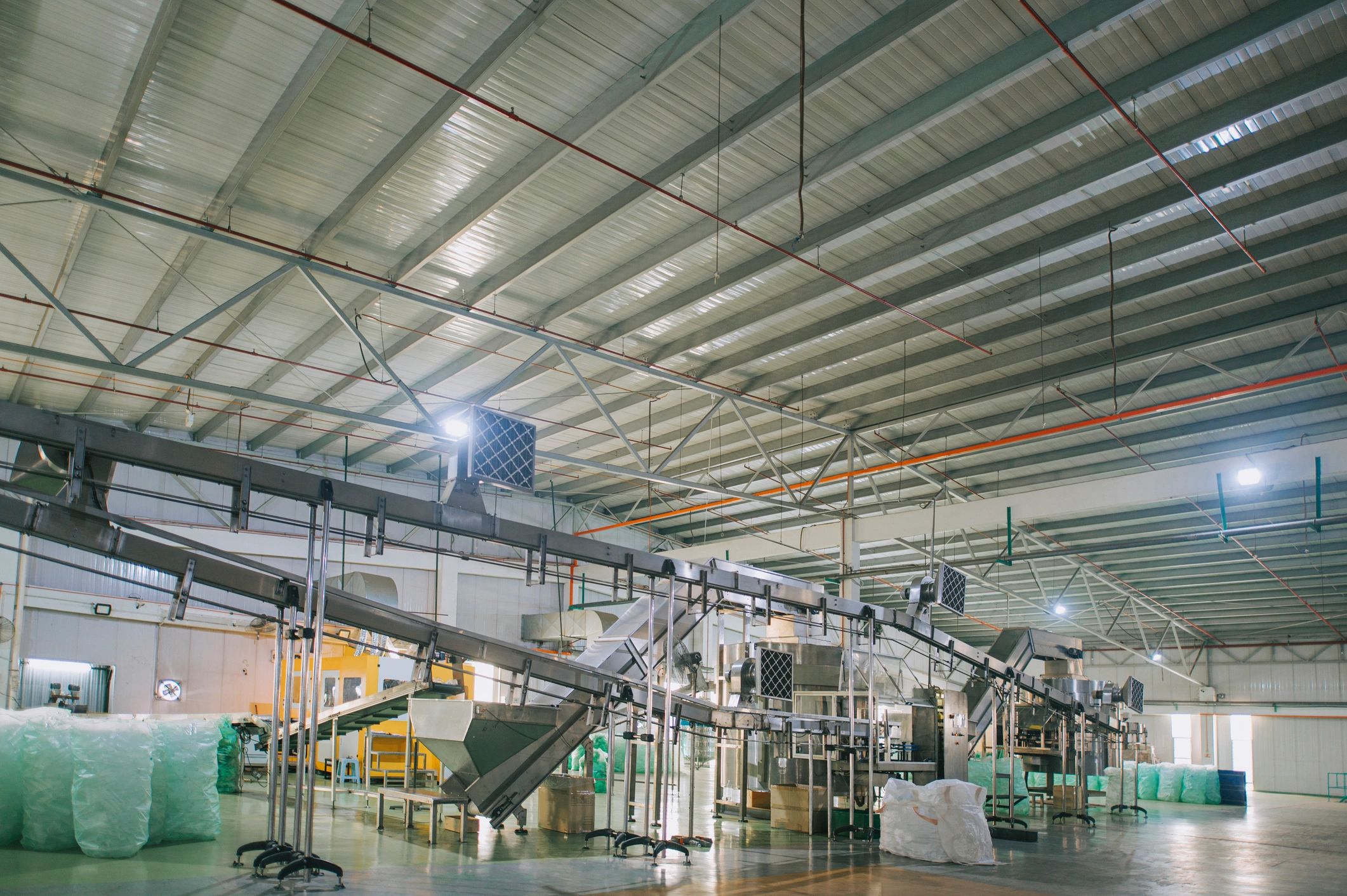 Beverage can filling line in a production facility